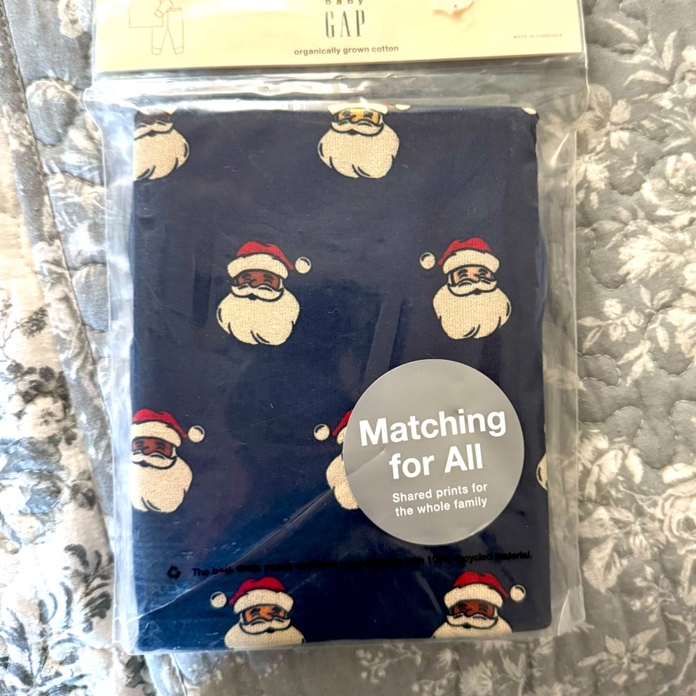 babyGap Organic Cotton PJ Set - Holiday Print -2-piece - 18-24 month